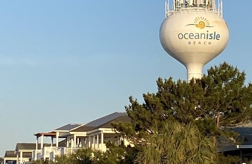 Ocean Isle Beach Cottage | LOCATION! Adorable 4 bedroom Cottage, 2nd row, 151 feet away from beach access