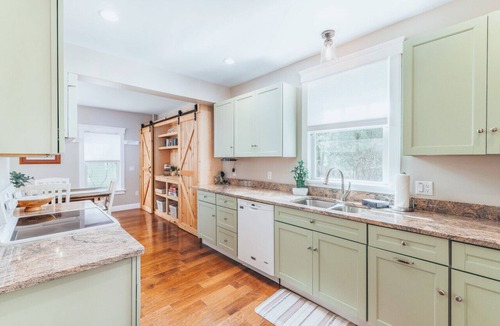 North Conway House | Location!Location!Pets & hot tub
