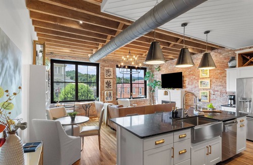 Burnsville Condo | Lofty Expectations-Industrial Chic 2BR · Downtown Burnsville · Walk 2 Everything