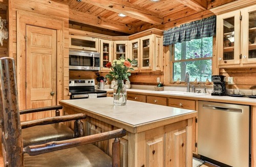 East Ellijay Cabin | Lofty Pines on the Cartecay | Ellijay, GA