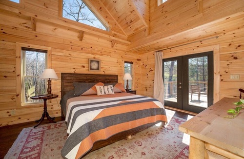 Brevard Cabin | Log Cabin, Fire-pit,Pool Table,Private, Ping-Pong