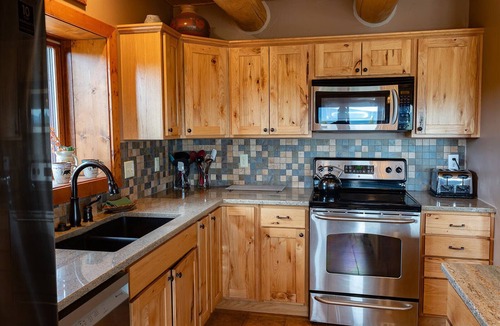 Fairplay Cabin | Log Cabin with Breathtaking Views, Dogs OK