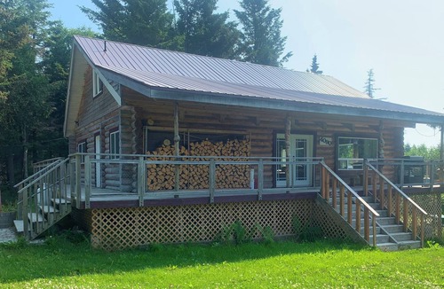 Homer House | Log Home Retreat with Beautiful Glacier Views
