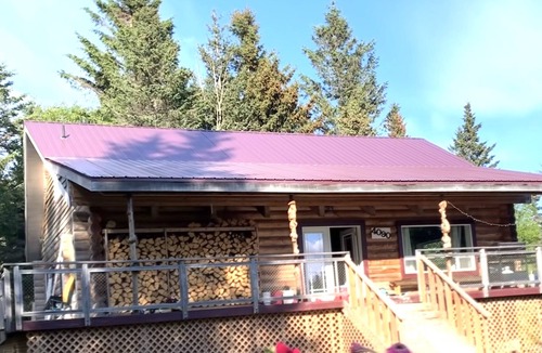 Homer House | Log Home Retreat with Beautiful Glacier Views