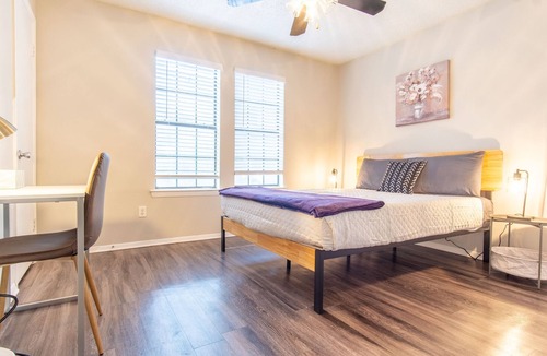 South Lamar Apartment | Long Term 1BR Suite | Pool, Parking + Gym N