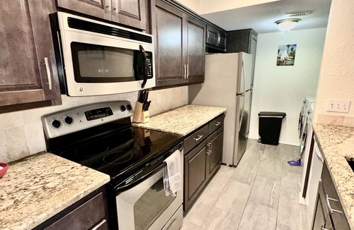 Horseshoe Bay Condo | LONG TERM RENTALS.Sleeps 10.OFFERING DISCOUNTS…walk to Hotel & Amenities!