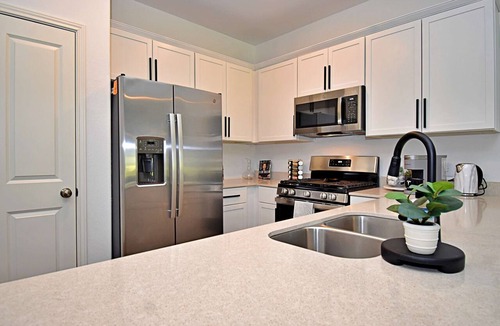 Del Valle House | Longterm Rental | Communal Pool, BBQ & Playgrounds