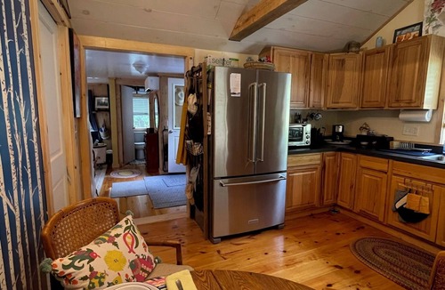 Raymond Cottage | Loon Call Cottage: 1 min. Walk to Little Sebago Lake Front + Hot Tub & Canoe