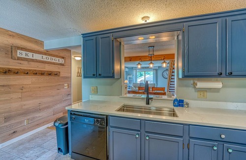 Lincoln Condo | Loon Mountain Condo- Walk to Main Street!