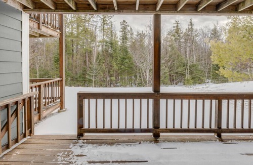 Lincoln Apartment | Loon-Shuttle-Amenities