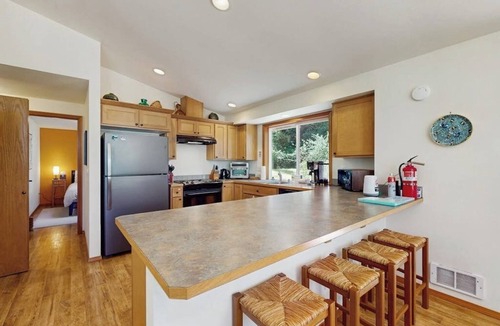 Lopez Island House | Lopez Island escape with stunning views, hiking nearby & sunset vistas