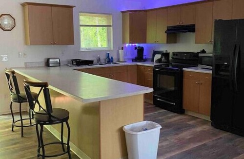 North Pole House | Lou’s Bear Den clean, quiet, comfortable. Close to everything you’ll need