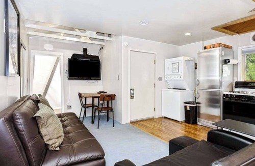 Alyeska Apartment | Loveland Cottage | Walk to Lifts | Hot Tub