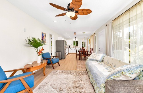 Kapoho House | Lovely 2-bedroom Hawaiiana near historic Pāhoa Town close to Black Sand Beaches