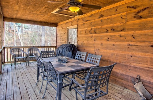 Ellijay Cabin | Lovely cabin for family fun in desirable Coosawattee River Resort - dog-friendly