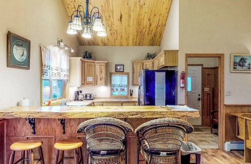 South Fork Cabin | Lovely cabin on pond with balcony, outdoor fire, and private hot tub