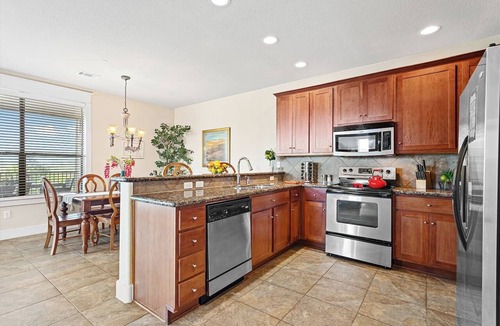 Jonestown Condo | Lovely Villa in the Hollows, Lake View, 4 Pools