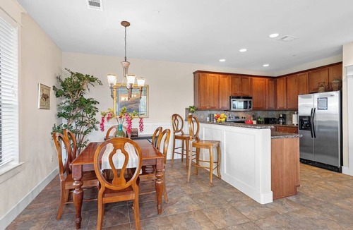 Jonestown Condo | Lovely Villa in the Hollows, Lake View, 4 Pools