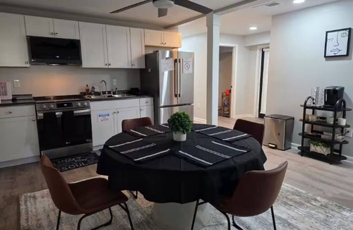 Conyers House | Lower-level modern vacay getaway 2bdrm 2bth.