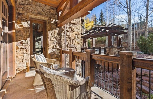 Beaver Creek House | Lucky Boot Lodge - Incredible Views, Walk to Ski