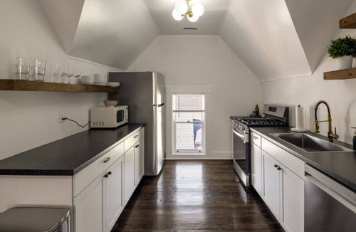 East Walnut HIlls Apartment | Lux Studio Central to Everything