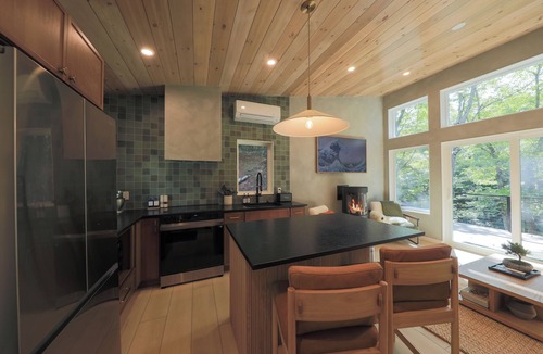 Sunday River Area Cabin | Luxe Cozy Spa Cabin w/Hot Tub, Sauna, Fireplace, 10 mins to Sunday River