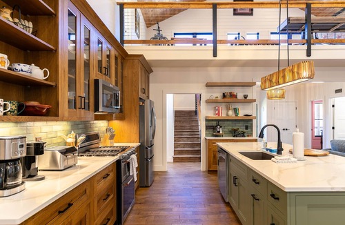 Old Fields Cabin | Luxe Mountain Haven - Mountain Views, Hot Tub, Game Loft