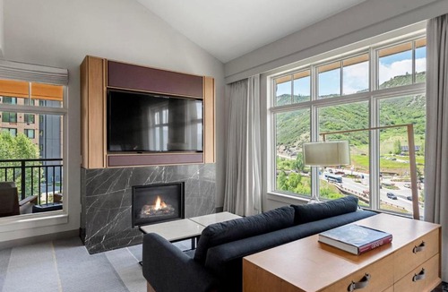 Snowmass Village Apartment | Luxe Resort Penthouse - Ski in Ski Out 3 Bedroom