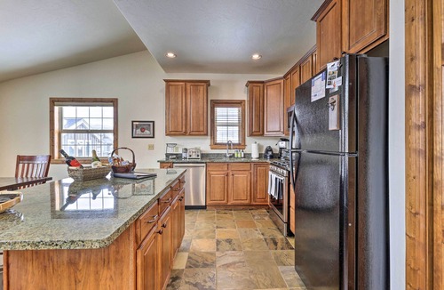 Pole Creek House | Luxe Rocky Mtn Retreat w/Hot Tub - By Winter Park