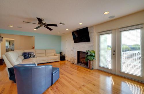 Spring Hill House | Luxe Spring Hill Home w/Patio & Dock!