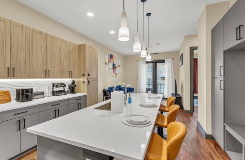 North Burnet Apartment | Luxurious 1BR Alongside DT & Domain With Pool, Gym and Free Parking