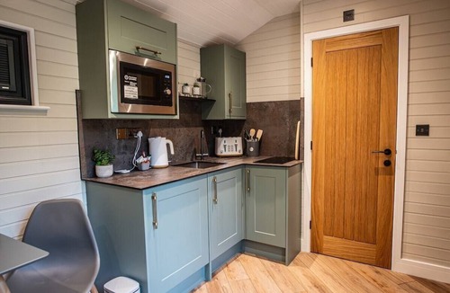 Llangollen Cabin | Luxurious Canal-side mini lodge in Llangollen.