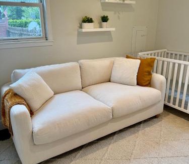 Hampton Bays House | Luxurious Hamptons House with Heated Pool & Grill