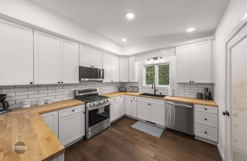 Wasilla House | Luxurious Master w/Aurora Views Near Hatcher Pass!