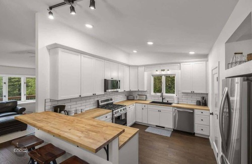 Wasilla House | Luxurious Master w/Aurora Views Near Hatcher Pass!