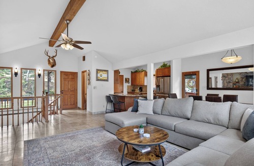 Pine House | Luxurious Mountain Escape on 14 acres with Hot Tub