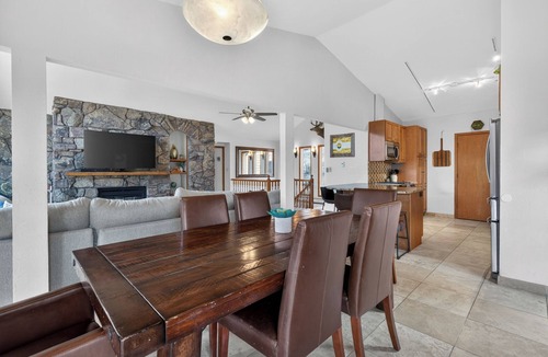 Pine House | Luxurious Mountain Escape on 14 acres with Hot Tub