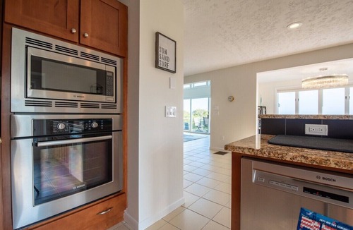 Point Judith House | Luxurious Oceanfront Beach Home!