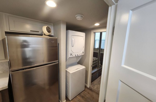 Show Low Cottage | Luxurious Tiny Cottage-Relax-Hike-Fish-Eat!