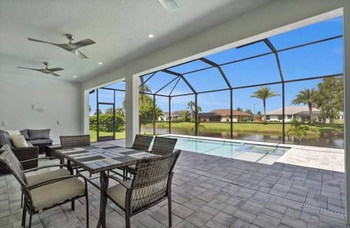 Pebble Beach House | Luxury 3-bedroom Villa with Heated pool and spa
