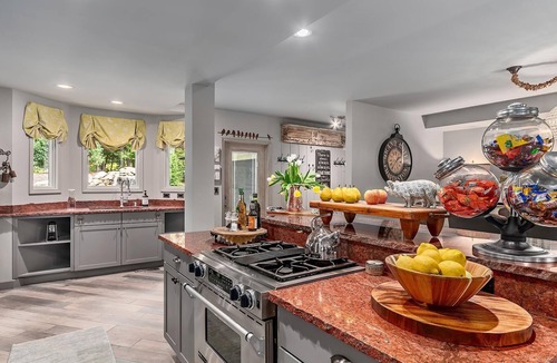 Asheville House | Luxury 4 King Bdrm, 4.5 Bth, Pavilion; Fire Place, TV, Waterfall, Fire Pit