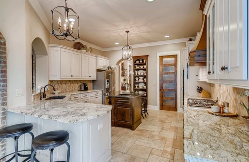 Greenshores House | * Luxury 4500 sf home* Pool/Spa * near Lake Austin