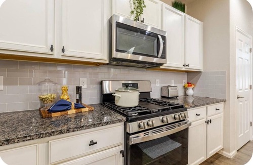 Gateway House | LUXURY 4BR + 2 CAR GARAGE RETREAT IN PRIME LOCATION.DENVER