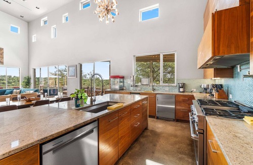 Dripping Springs House | Luxury 4BR Hilltop Retreat With Scenic Views