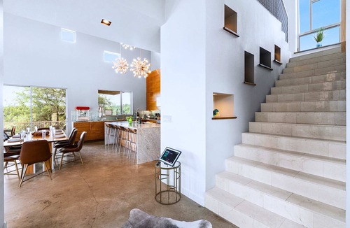 Dripping Springs Cottage | Luxury 7BR Hill Country Gem With Barndominium