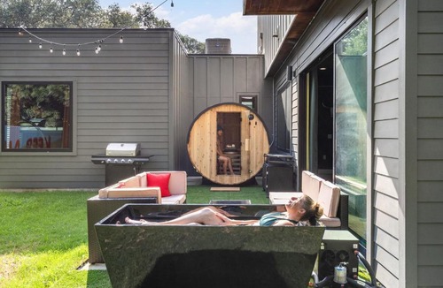 South Manchaca House | Luxury Austin Retreat for 30 with Pool Sauna Plunge