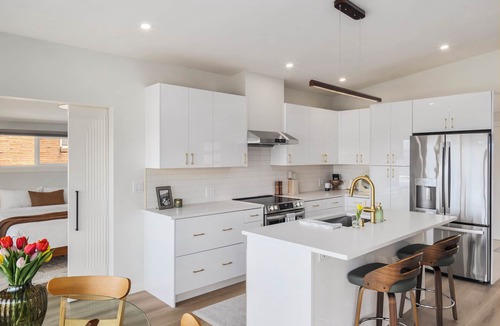 Sunset Hill Condo | Luxury Ballard Waterview Stay - By Stadiums l Walk To Beach l Rays Boathouse