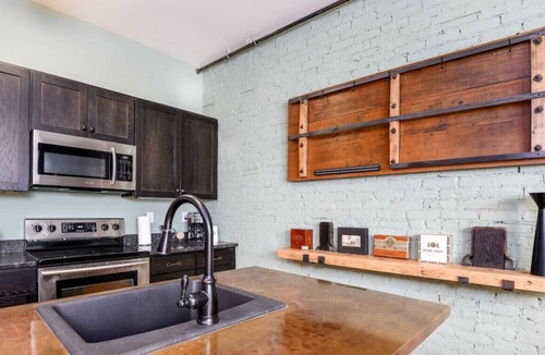 Bangor Apartment | Luxury Bangor Apt & Rooftop With City Views