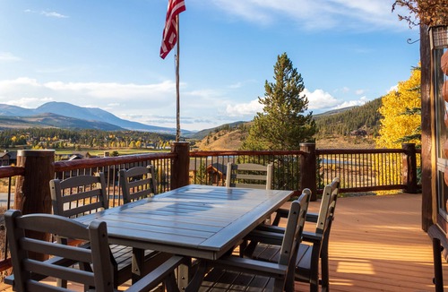 The Highlands Villa | Luxury Home. Upscale Neighborhood. PrivateHot Tub.