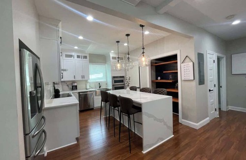 Gainesville House | Luxury Lake Duplex Mins From downtown Gainesville